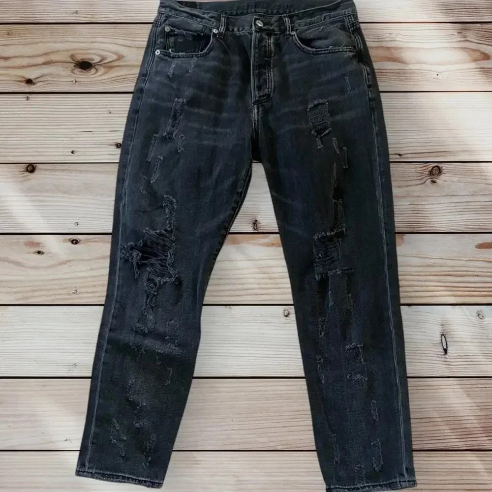 American Eagle Women's Size 8‎ Short Black Distressed Hi-Rise Girlfriend Jeans